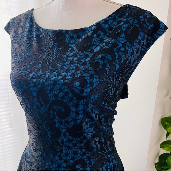 Beautiful Blue & Black Lace Overlay Fit & Flare Dress ~ Plus Size 14 - Picture 5 of 7